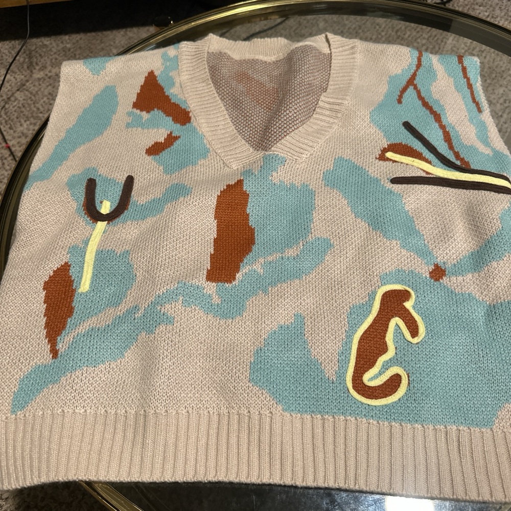 BRAND NEW Multi-coloured knitted sweater vest